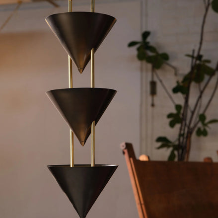 Versus Pendant
