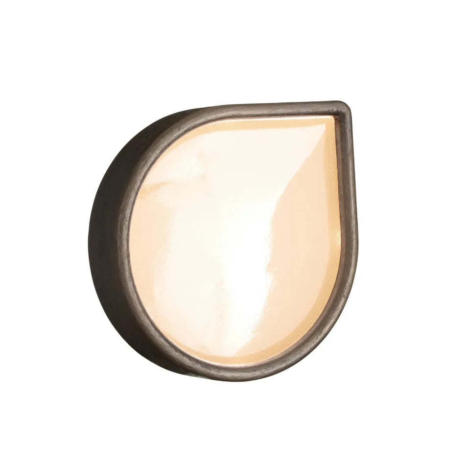 Aureline Wall